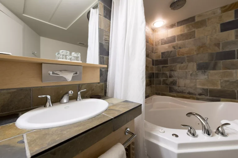 King suite bathroom with jetted tub